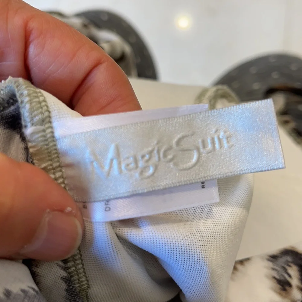 Magicsuit new without